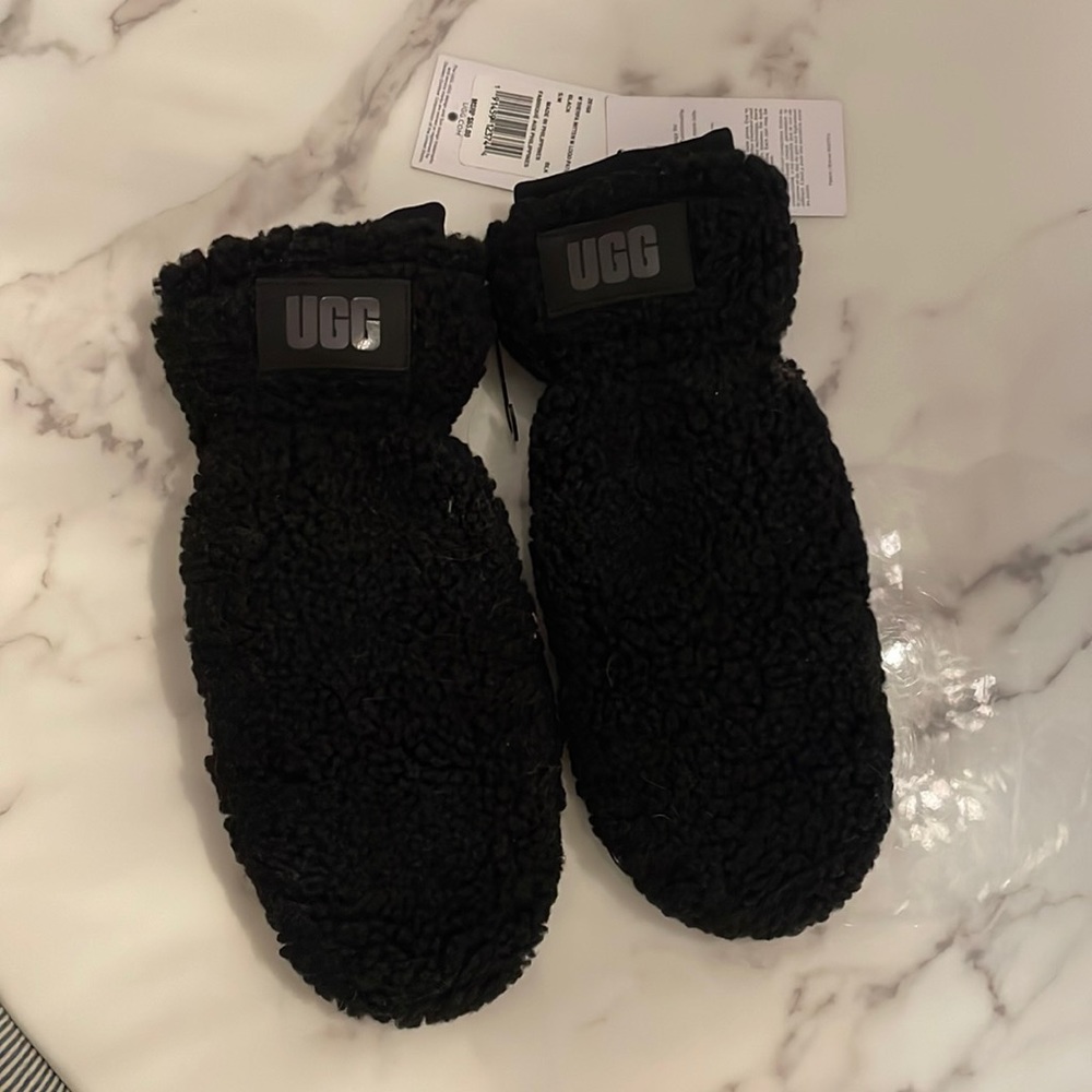 UGG MITTENS
